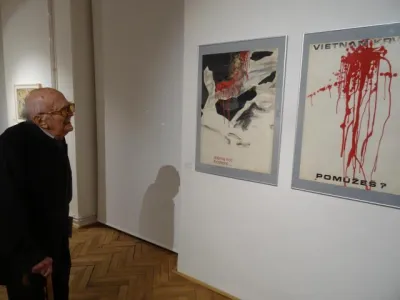 Vernisáž retrospektivy Jana Rajlicha Hloubka plochy, které se 10. 11. 2016 osobně zúčastnil v Galerii Václava Chada na Zlínském zámku, foto archiv autora