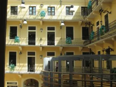 Palác Leopolda de Pauliho - zastřešené nádvoří