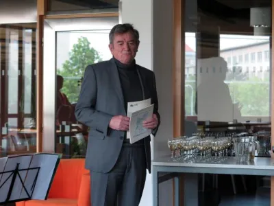 Vernisáž výstavy - doc. Jaromír Kubíček vzpomíná na začátky Duhy