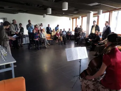 Vernisáž výstavy - skladba v podání Jany Boudjaoui Havlové