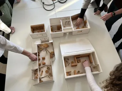 Vyrobené modely dle návrhů interiérů knihoven