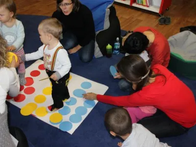 Škvrňata a batolata do knihovny na to tata 