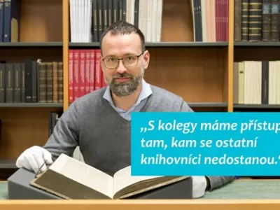 Jaká je běžná pracovní náplň Jiřího Dufky z oddělení rukopisů a starých tisků a na jaká „zapovězená“ místa má se svými kolegy přístup Dovíte se v seriálu.