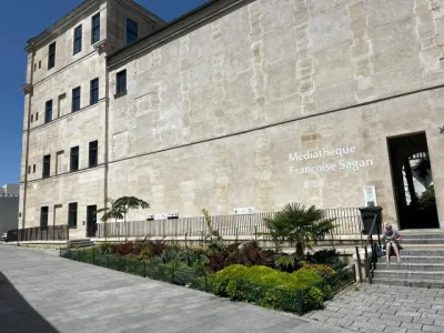 Mediatheque F. Sagan