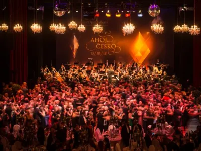 Ples v Opeře, foto: Felix Abraham