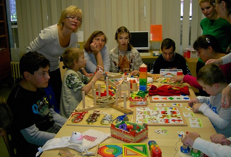 Lekotéka – hračky a pomůcky pro děti se speciálními vzdělávacími potřebami