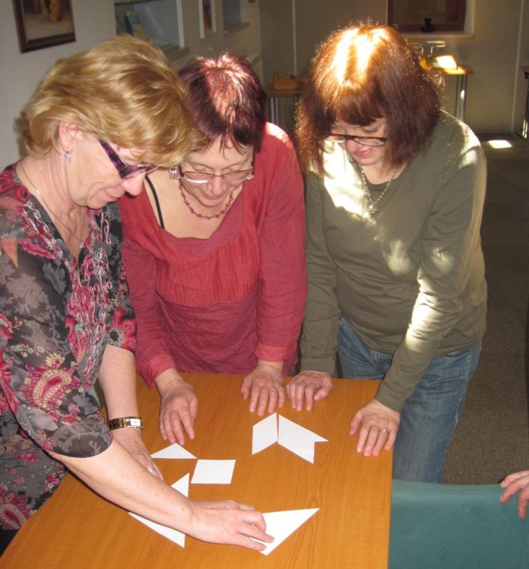 Účastníci trenérské dílny Hrátky s pamětí